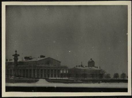 Обложка книги Вид на здание биржи Фотография