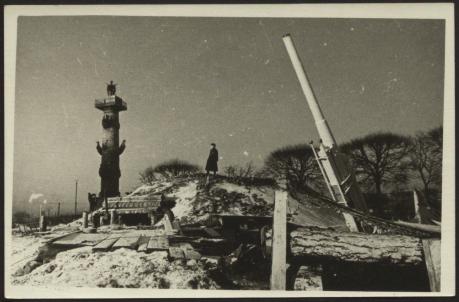 Обложка книги Зенитки у ростральных колонн Фотография