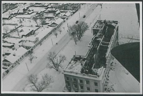 Обложка книги Разрушения в городе с высоты полета Фотография